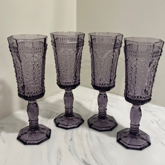 10 Strawberry Street Vatican champagne flutes - Picture 1 of 4